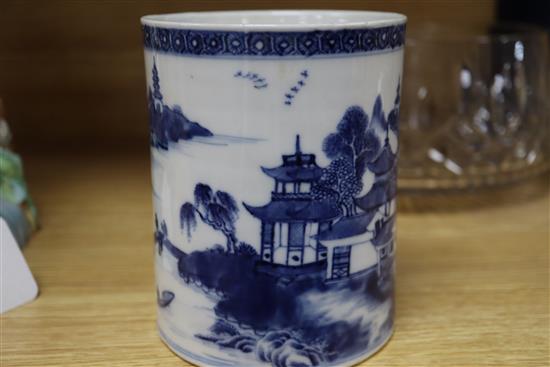 A Chinese export blue and white large mug, 18th century height 14cm